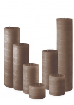Landhaus Stumpenkerzen mit 3 Dochten Taupe